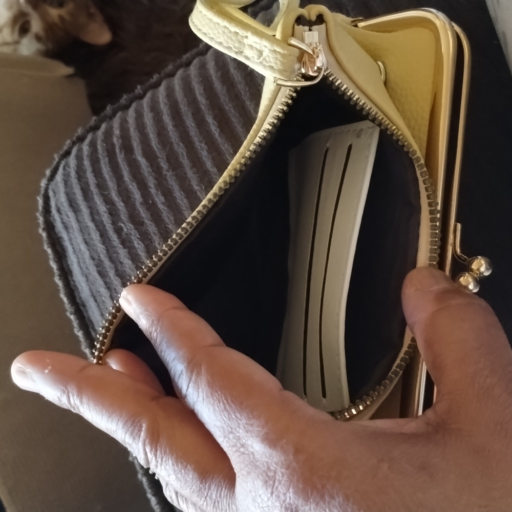 Wristlet - Picture 3 of 4